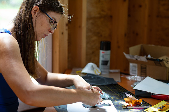 20180815_miranda_creating_puppets-6597