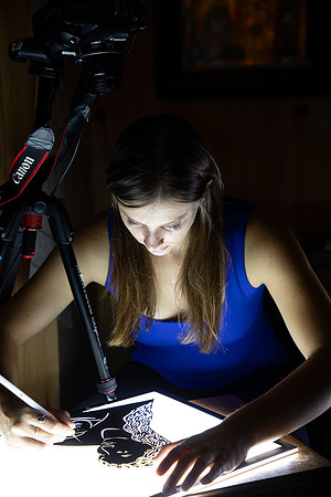 20180815_miranda_creating_puppets-6594