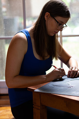 20180815_miranda_creating_puppets-6599