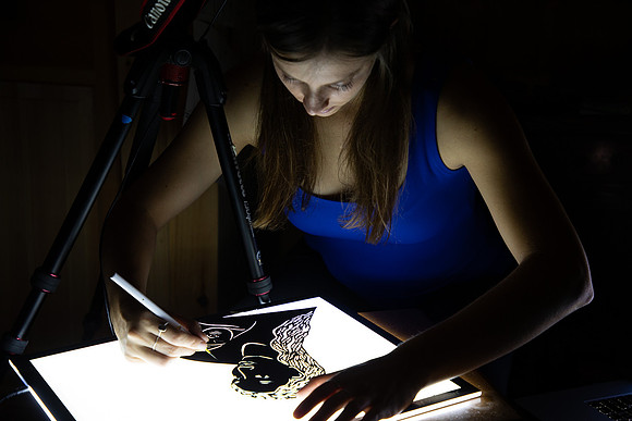 20180815_miranda_creating_puppets-6589