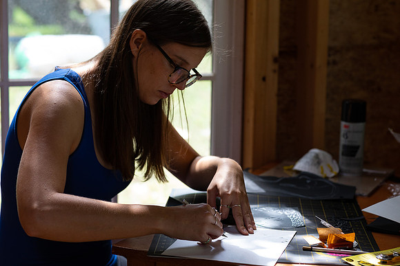 20180815_miranda_creating_puppets-6598